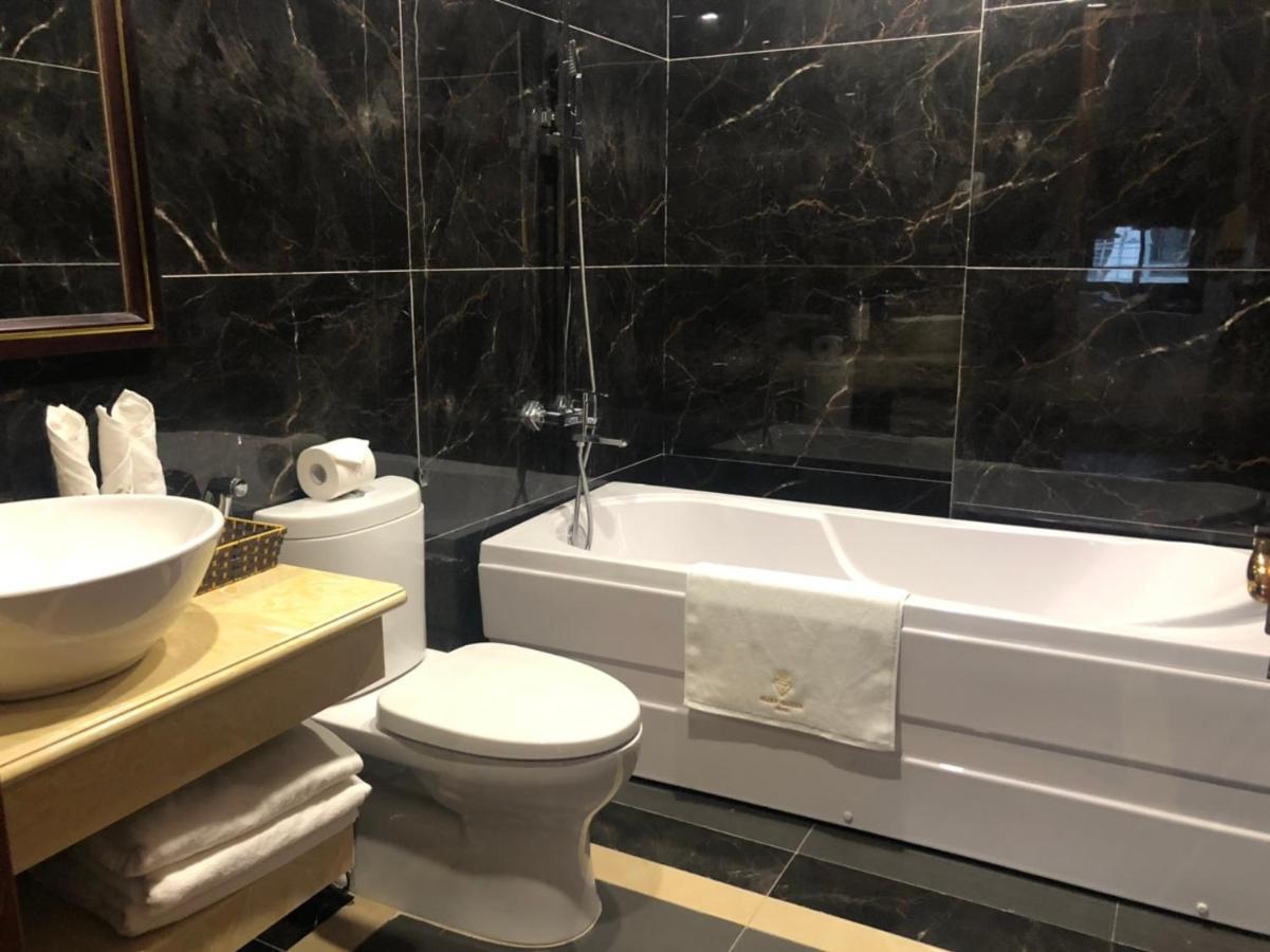 Rubyqueen Halong Hotel Hạ Long-öböl Kültér fotó