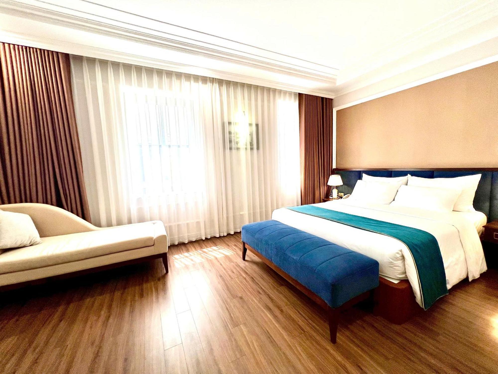 Rubyqueen Halong Hotel Hạ Long-öböl Kültér fotó